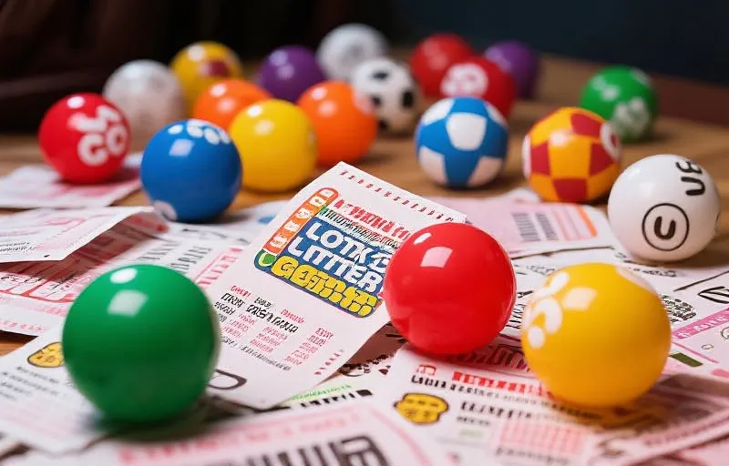 资讯封面：彩票与号码球示意